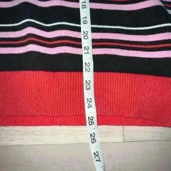 Labelrail X Hana cross Red, Pink, & Black Stripes Sweater sz Large - Picture 9 of 10